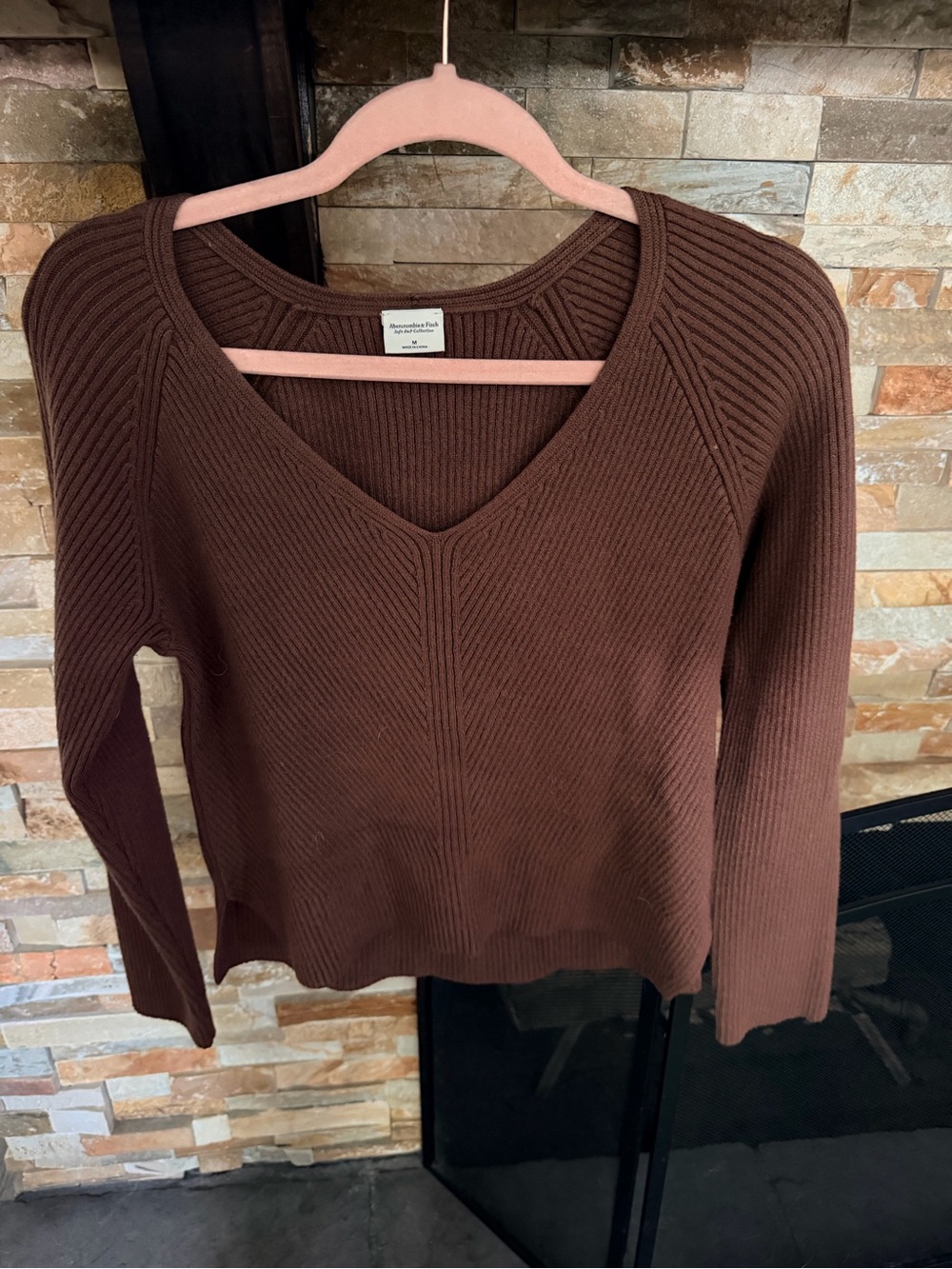 Abercrombie & Fitch Ribbed V-Neck Sweater in Chocolate Brown